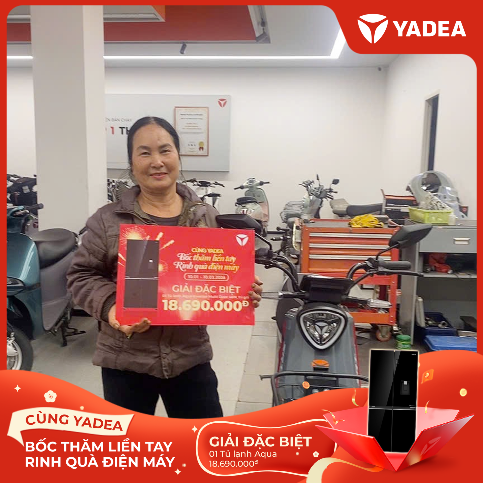 Kh&aacute;ch h&agrave;ng Phan Thị Ho&agrave;i, x&atilde; Quỳnh Anh, tỉnh Nghệ An l&agrave; một trong những kh&aacute;ch h&agrave;ng may mắn tr&uacute;ng giải Đặc Biệt 01 Tủ lạnh AQUA 4 c&aacute;nh trị gi&aacute; 18.690.000 đồng