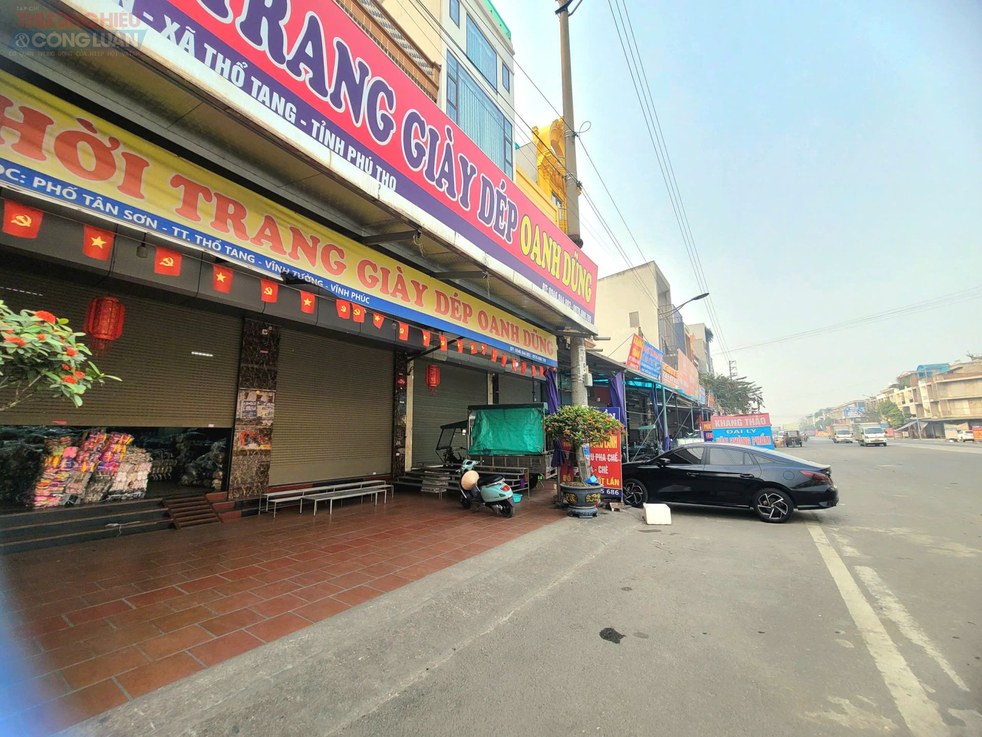 Kh&ocirc;ng kh&iacute; trầm lắng bao tr&ugrave;m chợ Thổ Tang trong những ng&agrave;y cận Tết.