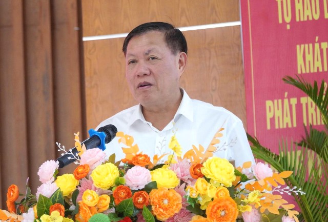 Thứ trưởng Bộ Y tế Đỗ Xu&acirc;n Tuy&ecirc;n nhấn mạnh trong qu&aacute; tr&igrave;nh chuyển giao kh&ocirc;ng được để gi&aacute;n đoạn c&ocirc;ng t&aacute;c kh&aacute;m, chữa bệnh.