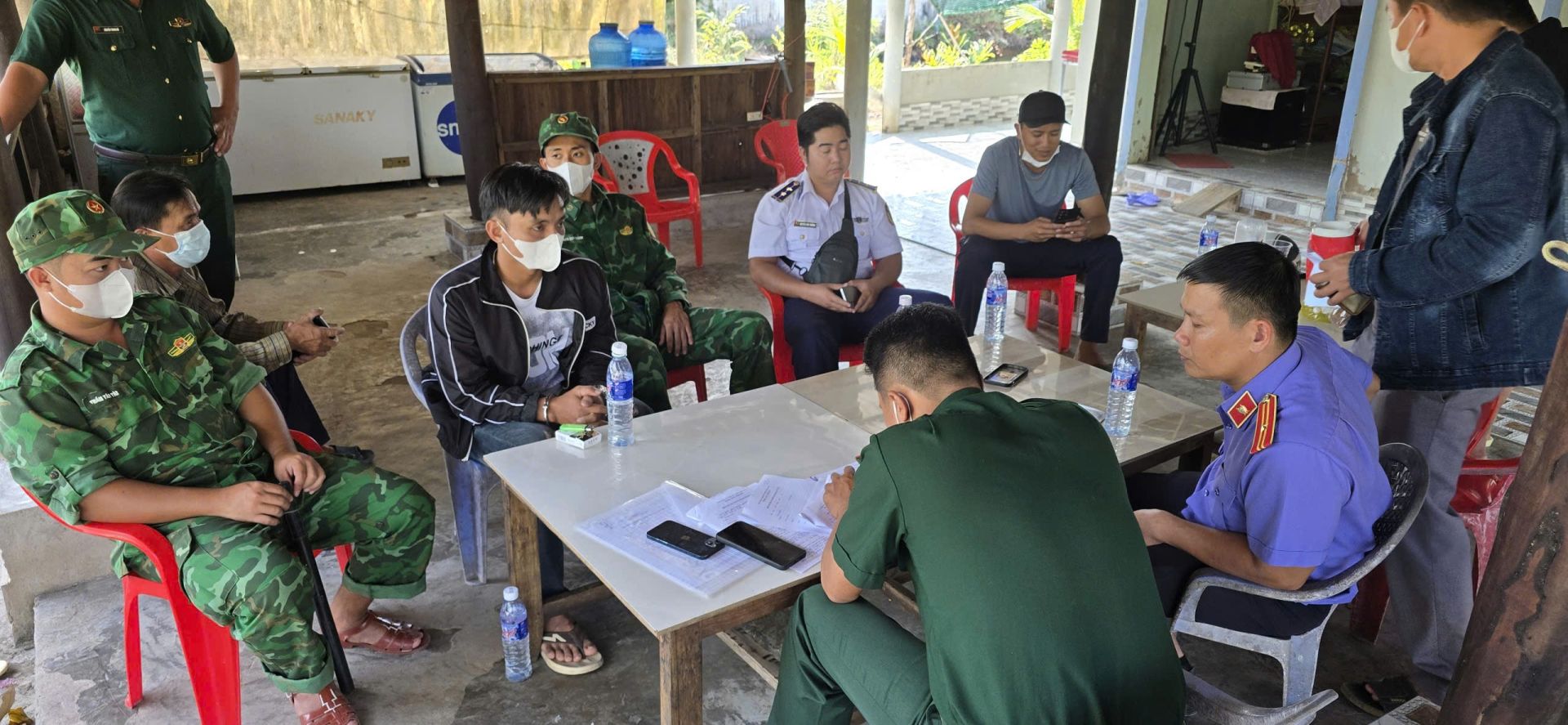 Cà Mau: Bắt quả tang đối tượng giấu ma túy trong ổ sạc điện thoại xe máy