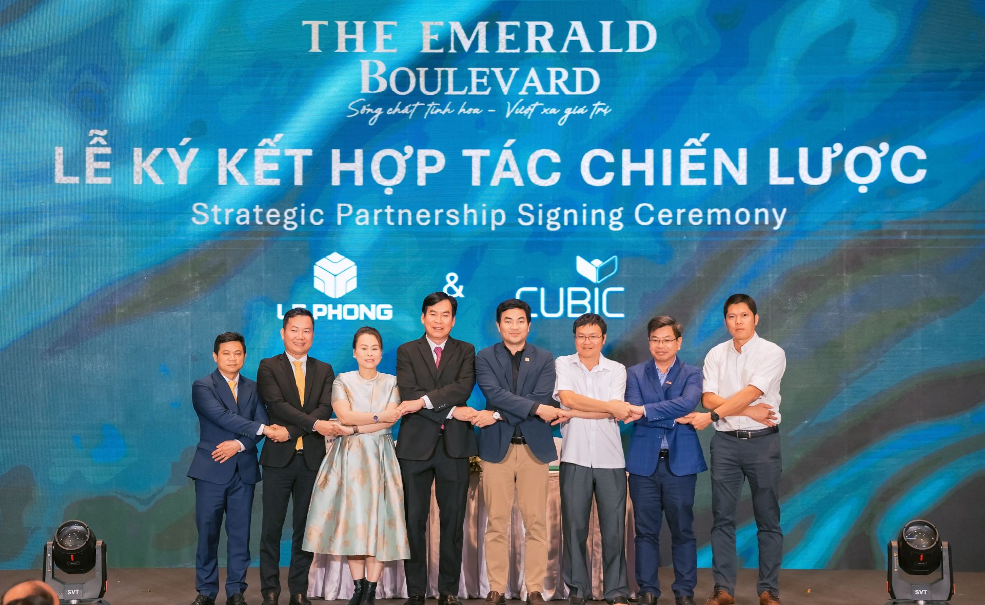 Đại diện L&ecirc; Phong Group v&agrave; c&aacute;c đối t&aacute;c thực hiện nghi thức hợp lực kiến tạo