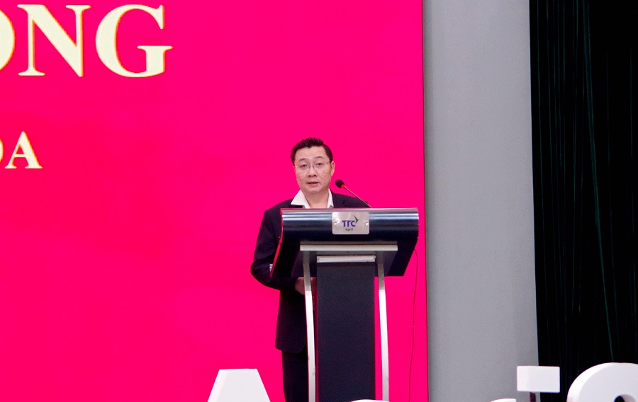 Ph&oacute; Tổng Gi&aacute;m đốc AgriS - &ocirc;ng Huỳnh Văn Ph&aacute;p t&oacute;m tắt kết quả hoạt động của C&ocirc;ng ty cổ phần Th&agrave;nh Th&agrave;nh C&ocirc;ng &ndash; Bi&ecirc;n H&ograve;a