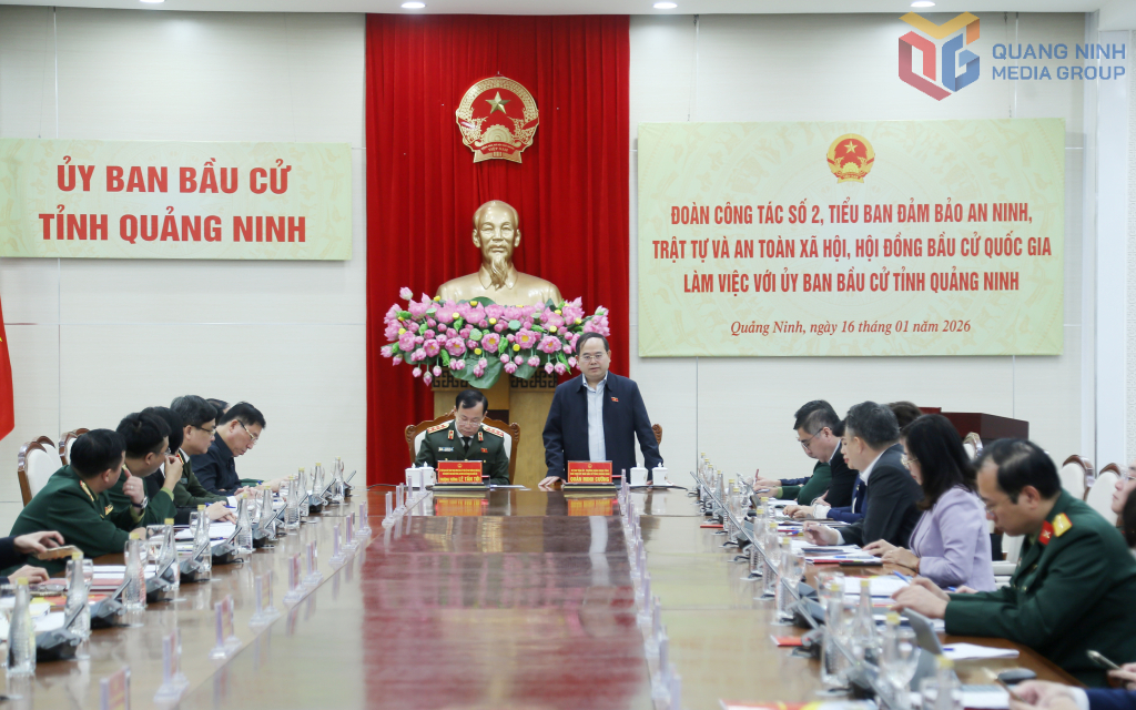 &Ocirc;ng Quản Minh Cường, B&iacute; thư Tỉnh ủy, Trưởng Đo&agrave;n ĐBQH tỉnh, Chủ tịch Ủy ban Bầu cử tỉnh Quảng Ninh, ph&aacute;t biểu tại buổi l&agrave;m việc