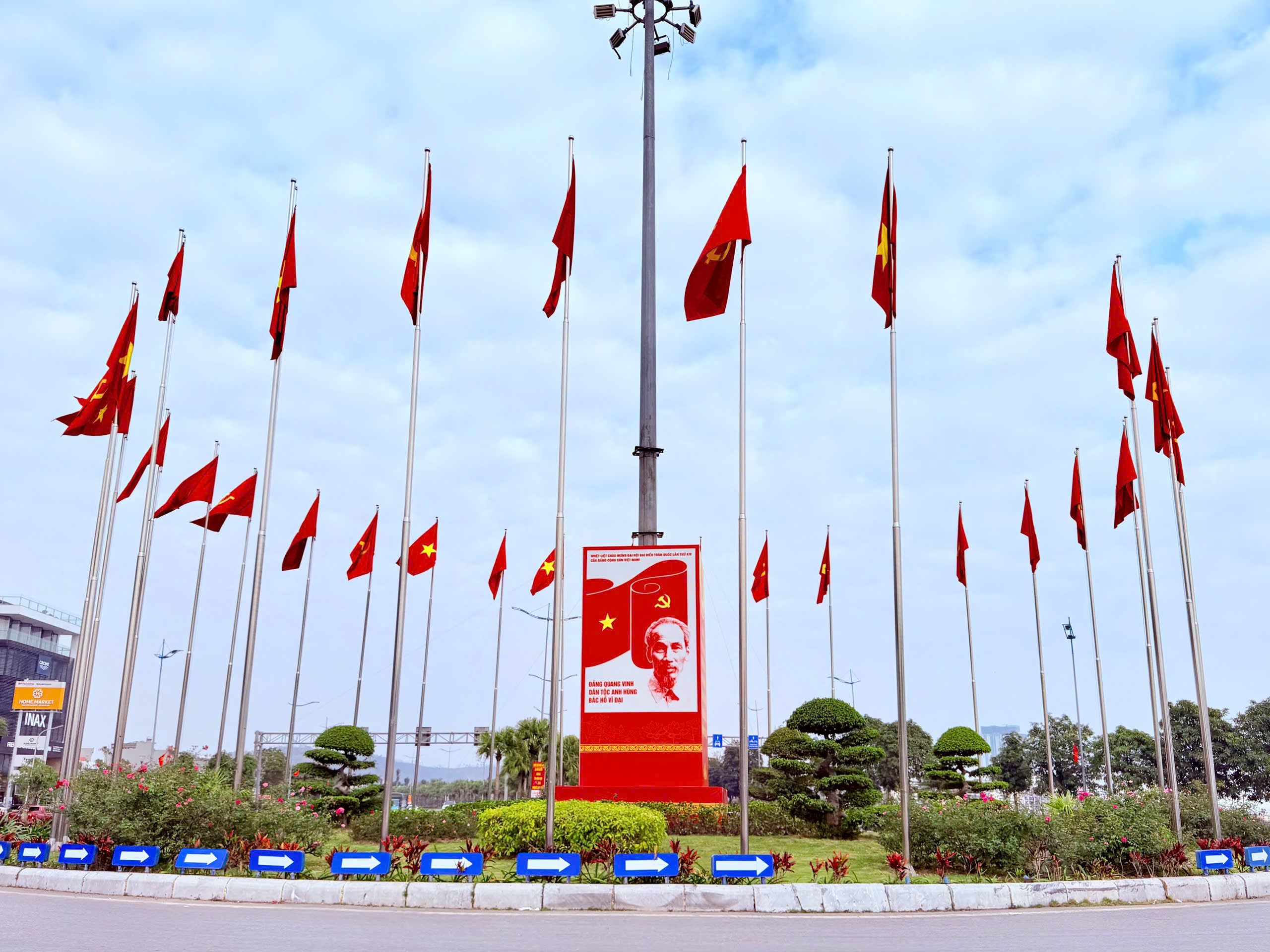 Quảng Ninh rực rỡ sắc cờ hướng về Đại hội đại biểu toàn quốc lần thứ XIV của Đảng