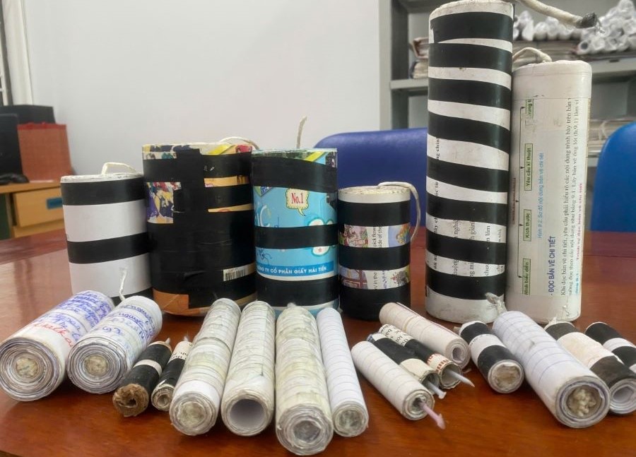 Hà Tĩnh: Vận động 3 học sinh giao nộp hơn 1,5kg pháo tự chế