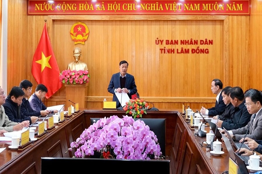 &Ocirc;ng L&ecirc; Trọng Y&ecirc;n Ph&oacute; Chủ tịch Thường trực UBND tỉnh L&acirc;m Đồng ph&aacute;t biểu kết luận tại buổi l&agrave;m việc.