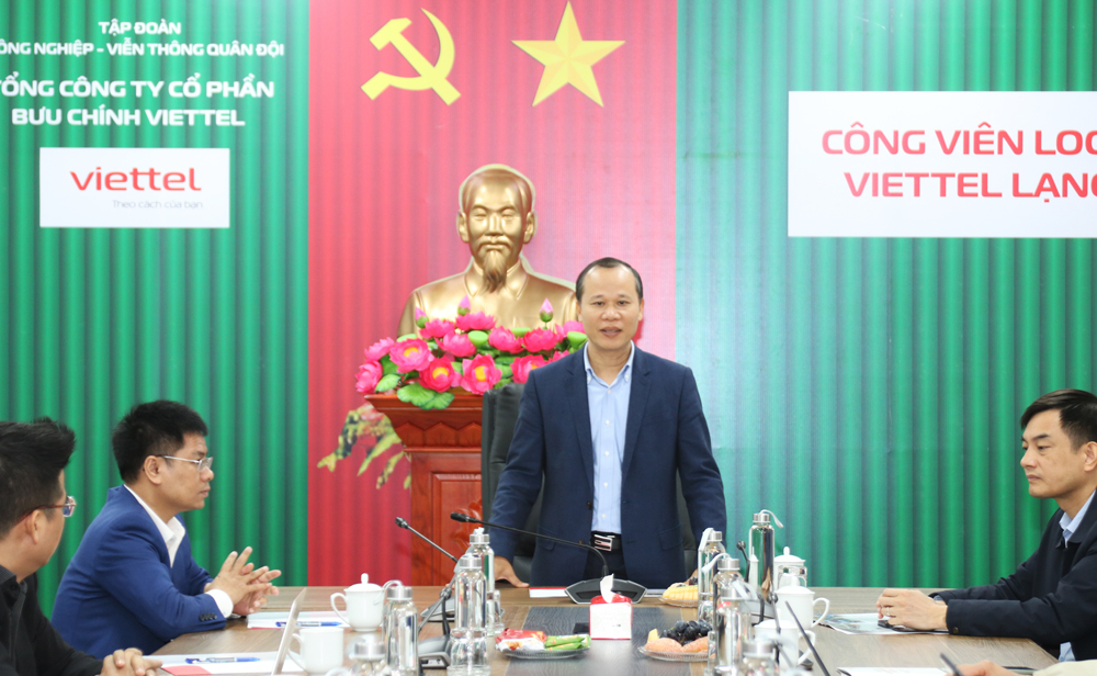 Đồng ch&iacute; Mai Sơn ph&aacute;t biểu tại buổi l&agrave;m việc.