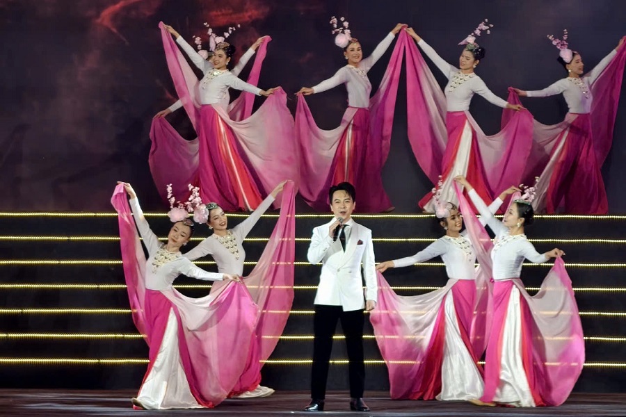 Chương tr&igrave;nh nghệ thuật trong đ&ecirc;m khai mạc