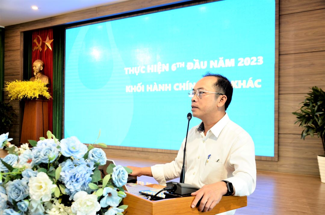 Tổng gi&aacute;m đốc Dương Qu&yacute; Dương