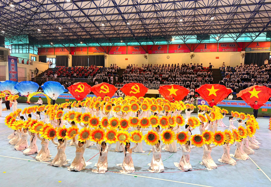 Đ&acirc;y l&agrave; sự kiện văn h&oacute;a - thể thao ch&agrave;o mừng c&aacute;c ng&agrave;y lễ lớn của đất nước v&agrave; Đại hội đại biểu to&agrave;n quốc lần thứ XIV của Đảng