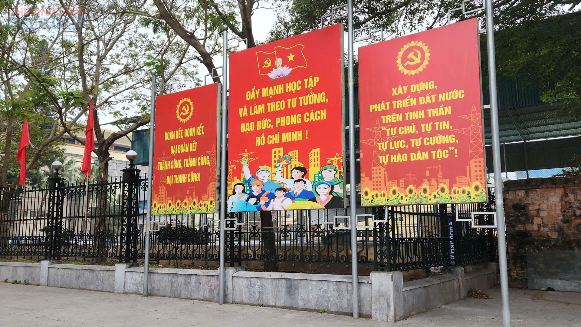 Song song với tuy&ecirc;n truyền trực quan, tỉnh Lạng Sơn đẩy mạnh c&ocirc;ng t&aacute;c th&ocirc;ng tin, tuy&ecirc;n truyền tr&ecirc;n c&aacute;c phương tiện th&ocirc;ng tin đại ch&uacute;ng, hệ thống truyền thanh cơ sở v&agrave; nền tảng số.