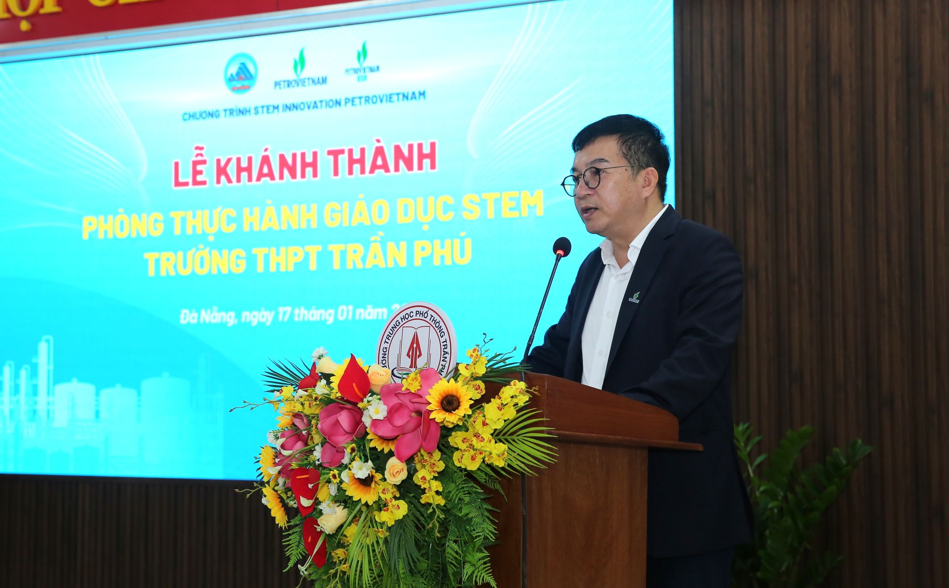 “Các em sẽ trở thành đồng nghiệp, cùng làm việc với những kỹ sư, nhà khoa học của BSR”