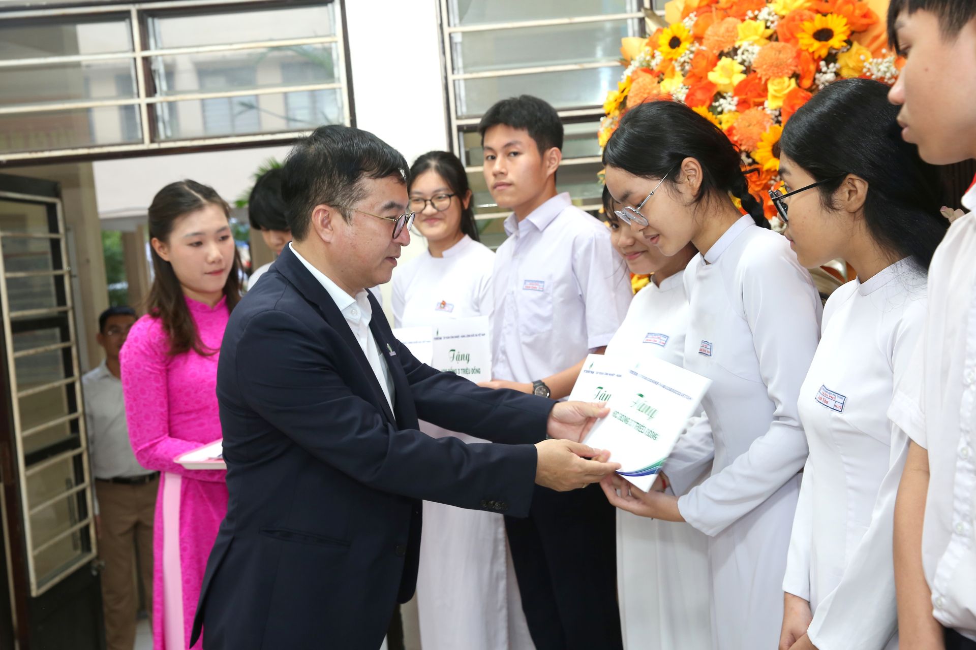 BSR trao 30 suất học bổng cho c&aacute;c em học sinh trường THPT Trần Ph&uacute;