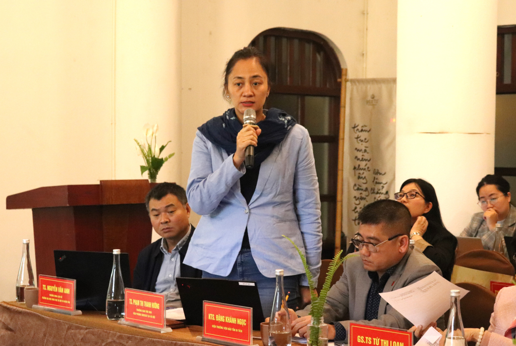 Đại diện Văn ph&ograve;ng UNESCO tại H&agrave; Nội đ&oacute;ng g&oacute;p nhiều &yacute; kiến gi&aacute; trị cho buổi tham vấn