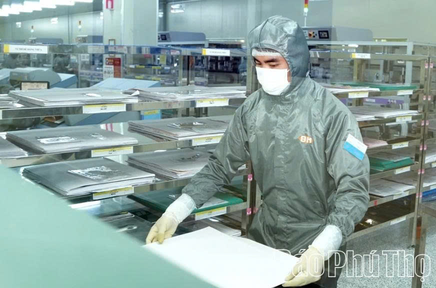 Sản xuất bản mạch điện tử tại C&ocirc;ng ty TNHH BHFlex Vina, KCN Khai Quang, phường Vĩnh Ph&uacute;c.