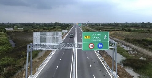 To&agrave;n tuyến cao tốc Cần Thơ - C&agrave; Mau d&agrave;i gần 111km đ&atilde; kết nối th&ocirc;ng suốt, khai th&aacute;c to&agrave;n tuyến.