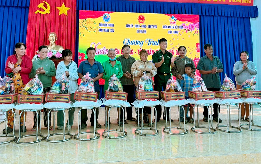 “Xuân biên cương - Tết thắm tình quân dân” năm 2026 tại Hòa Hội