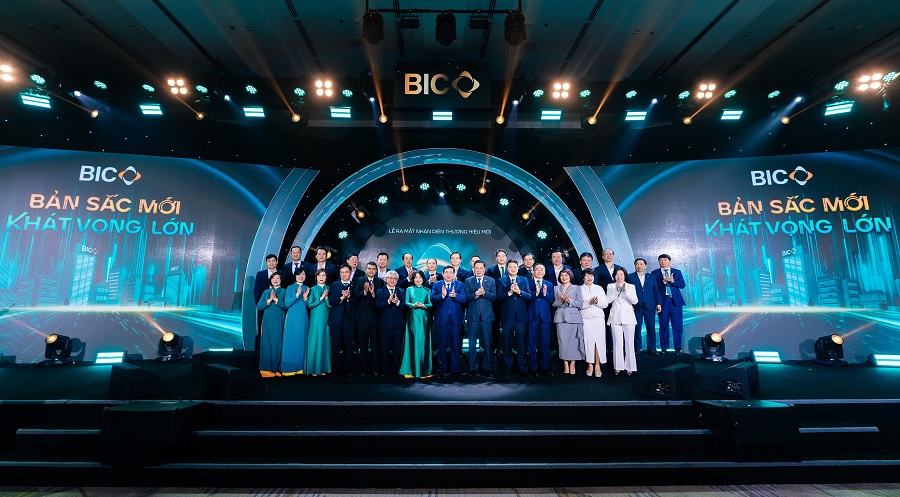 Ban L&atilde;nh đạo BIDV ch&uacute;c mừng BIC ra mắt nhận diện thương hiệu mới