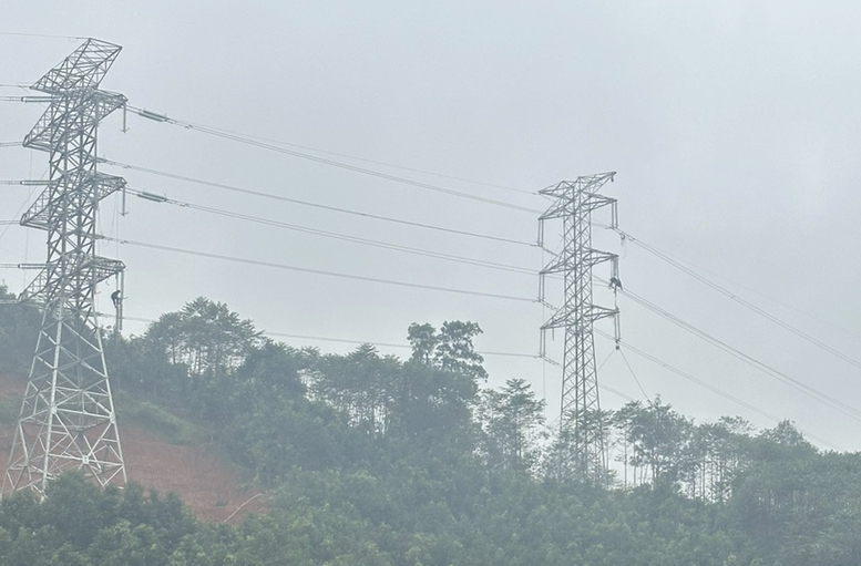 Đóng điện dự án chào mừng Đại hội Đảng toàn quốc lần thứ XIV