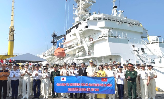 Chuyến thăm của Lực lượng Bảo vệ bờ biển Nhật Bản đến th&agrave;nh phố Đ&agrave; Nẵng g&oacute;p phần tăng cường mối quan hệ hữu nghị v&agrave; tin cậy lẫn nhau, ph&ugrave; hợp với chủ trương th&uacute;c đẩy quan hệ Đối t&aacute;c chiến lược to&agrave;n diện Việt Nam - Nhật Bản.