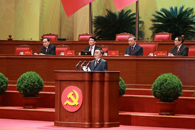 Đồng ch&iacute; Trần Cẩm T&uacute;, Ủy vi&ecirc;n Bộ Ch&iacute;nh trị, Thường trực Ban B&iacute; thư tuy&ecirc;n bố l&yacute; do, khai mạc phi&ecirc;n họp tr&ugrave; bị Đại hội XIV của Đảng - Ảnh: VGP/Nhật Bắc