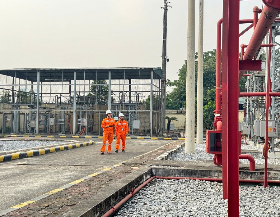 EVN tăng cường đảm bảo điện phục vụ Đại hội Đảng toàn quốc lần thứ XIV