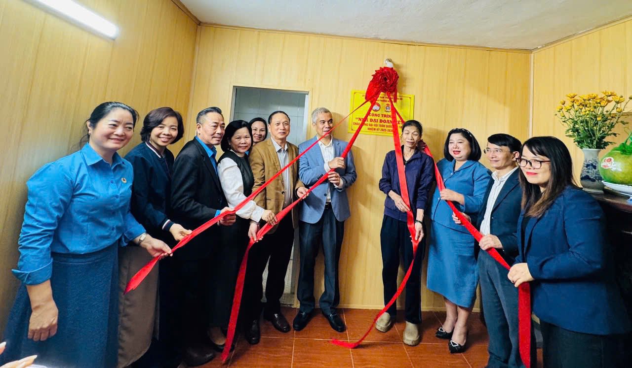 Hà Nội: Phường Nghĩa Đô khánh thành, bàn giao 2 Nhà đại đoàn kết cho hộ gia đình khó khăn