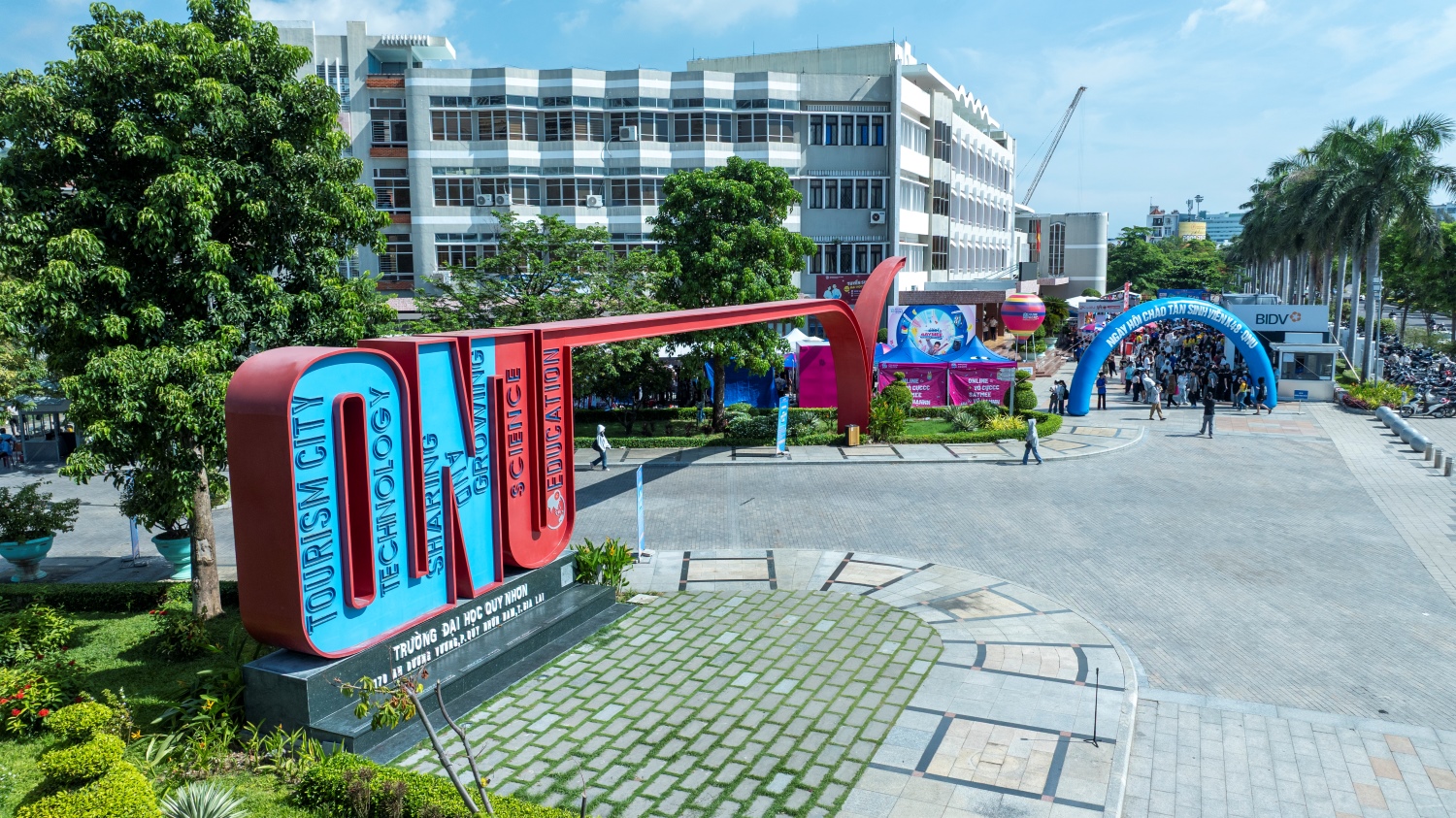 QNU tăng 13 bậc trong Bảng xếp hạng 100 trường đại học Việt Nam