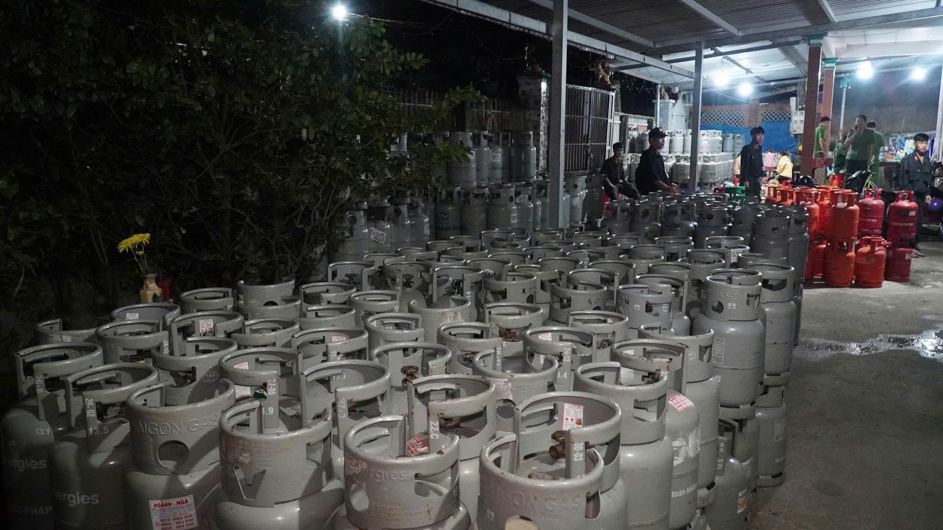 Đồng Nai triệt phá đường dây sang chiết gas, gắn nhãn mác giả đưa ra thị trường tiêu thụ