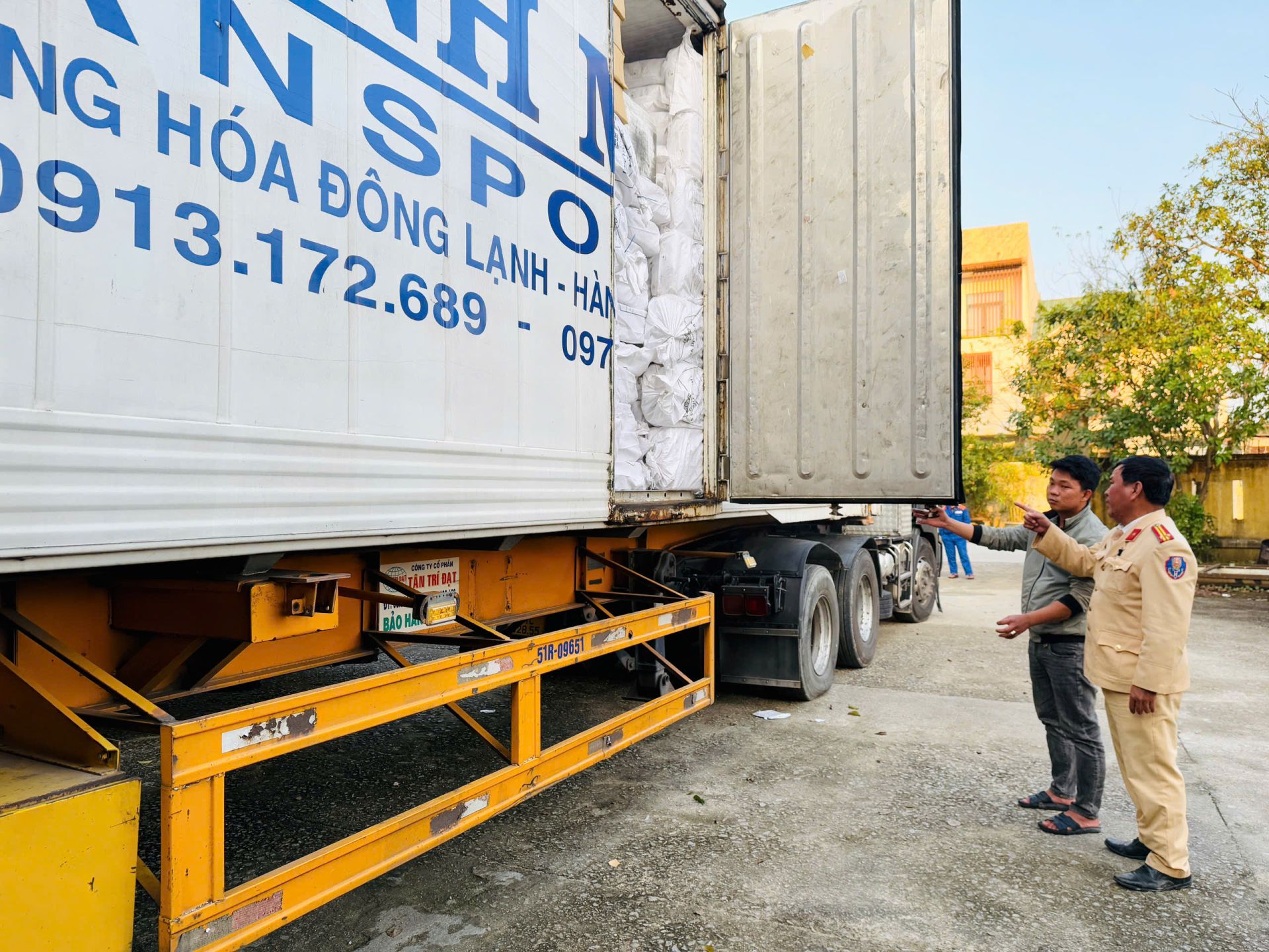 Huế: Cảnh sát giao thông phát hiện nhiều vụ vận chuyển hàng lậu, ma túy