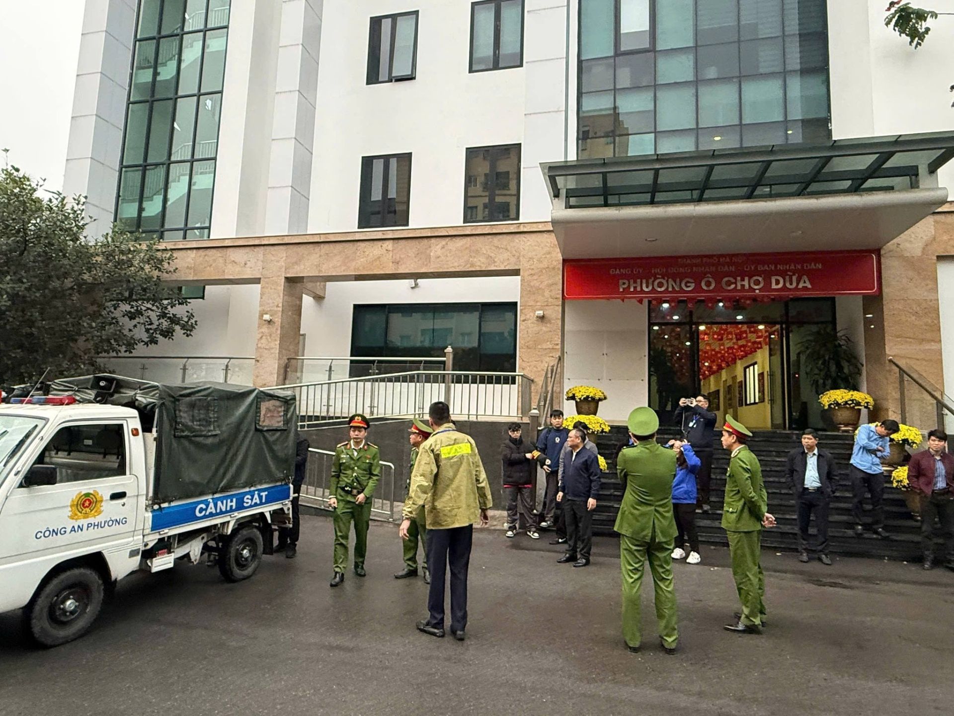 Hà Nội: Phường Ô Chợ Dừa ra quân lập lại trật tự đô thị trên tuyến phố Vũ Thạnh và Đặng Tiến Đông