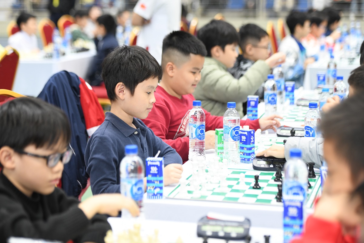 M&ocirc;n cờ vua đang ph&aacute;t triển mạnh tại c&aacute;c địa phương nhờ khả năng r&egrave;n luyện tư duy, sự tập trung v&agrave; bản lĩnh cho trẻ nhỏ từ sớm (Ảnh: TNTP&NĐ).