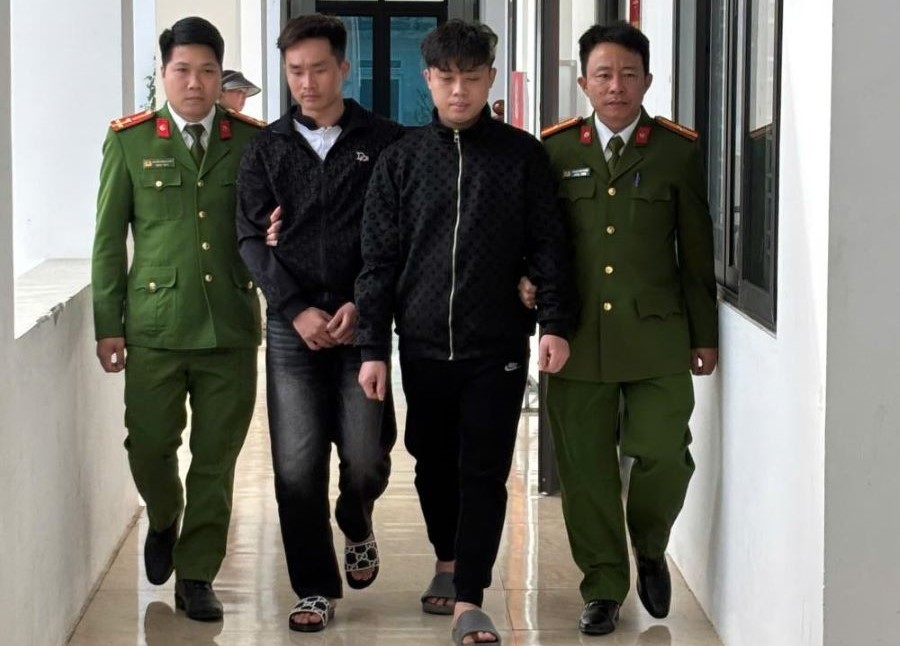 Hà Tĩnh: Bắt giữ 2 đối tượng lừa đảo bằng hình thức bán vé xe qua mạng