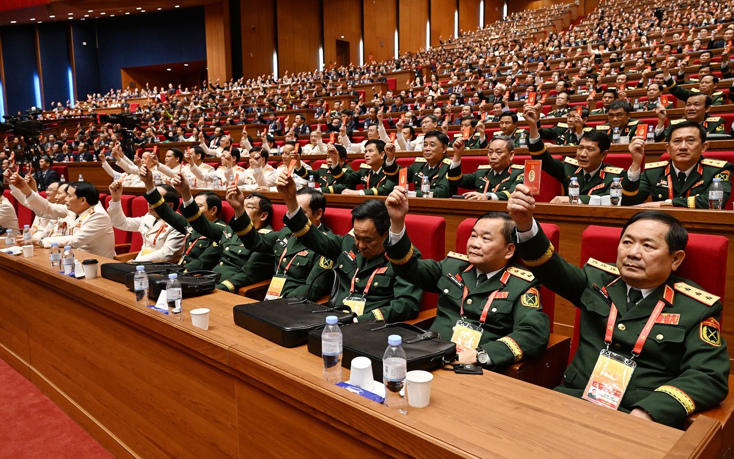 Rút ngắn thời gian làm việc Đại hội đại biểu toàn quốc lần thứ XIV của Đảng