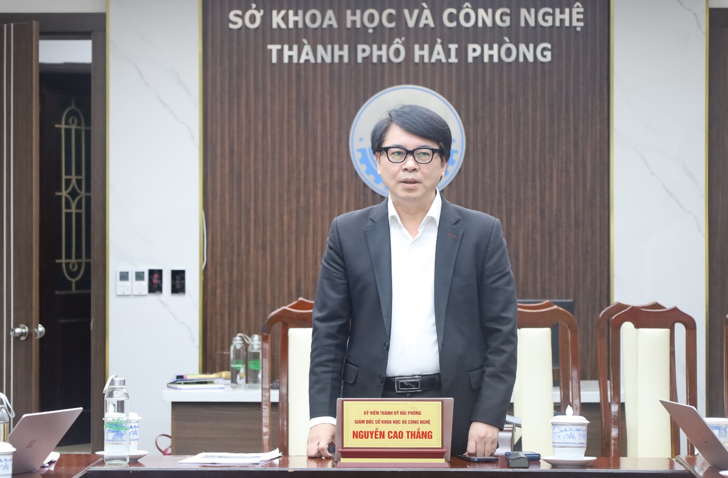 Gi&aacute;m đốc Sở KH&CN Nguyễn Cao Thắng ph&aacute;t biểu tại Hội nghị.