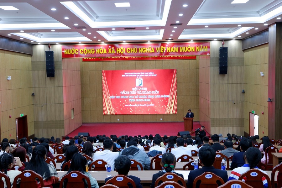 Quang cảnh Hội nghị Tổng kết v&agrave; Trao giải Hội thi S&aacute;ng tạo Kỹ thuật tỉnh L&acirc;m Đồng giai đoạn 2024-2025