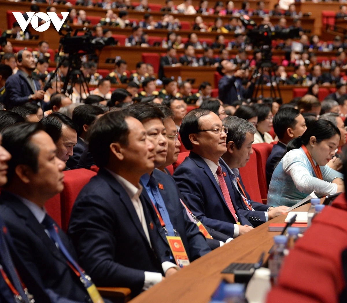C&aacute;c đại biểu dự phi&ecirc;n thảo luận tại hội trường về c&aacute;c văn kiện Đại hội. (Ảnh: L&ecirc; Tuyết)