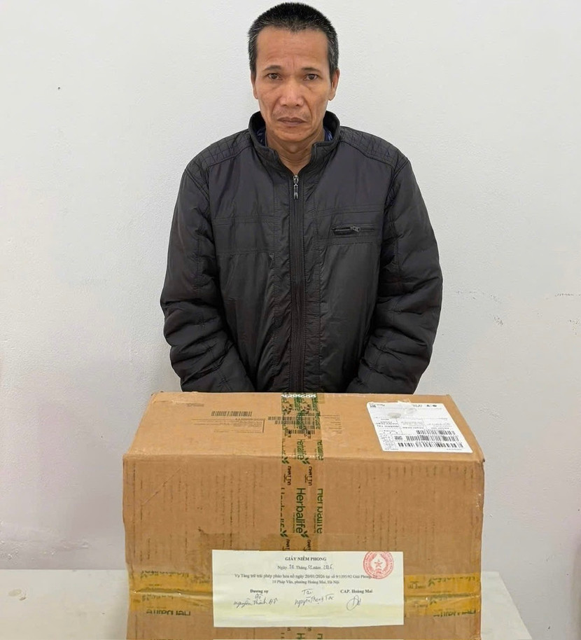 Hà Nội: Kiểm tra hành chính, phát hiện gần 11kg pháo nổ cất giấu trong nhà dân