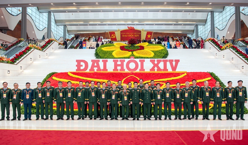 C&aacute;c đồng ch&iacute; nguy&ecirc;n l&atilde;nh đạo Bộ Quốc ph&ograve;ng c&ugrave;ng Đo&agrave;n đại biểu Đảng bộ Qu&acirc;n đội tại Đại hội. Ảnh: TRỌNG HẢI
