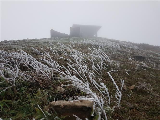 Mẫu Sơn xuống 0,2°C, xuất hiện băng giá