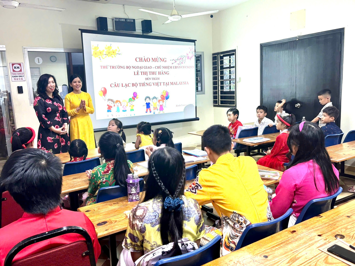 Kiều bào gửi trọn niềm tin, kỳ vọng vào Đại hội XIV của Đảng