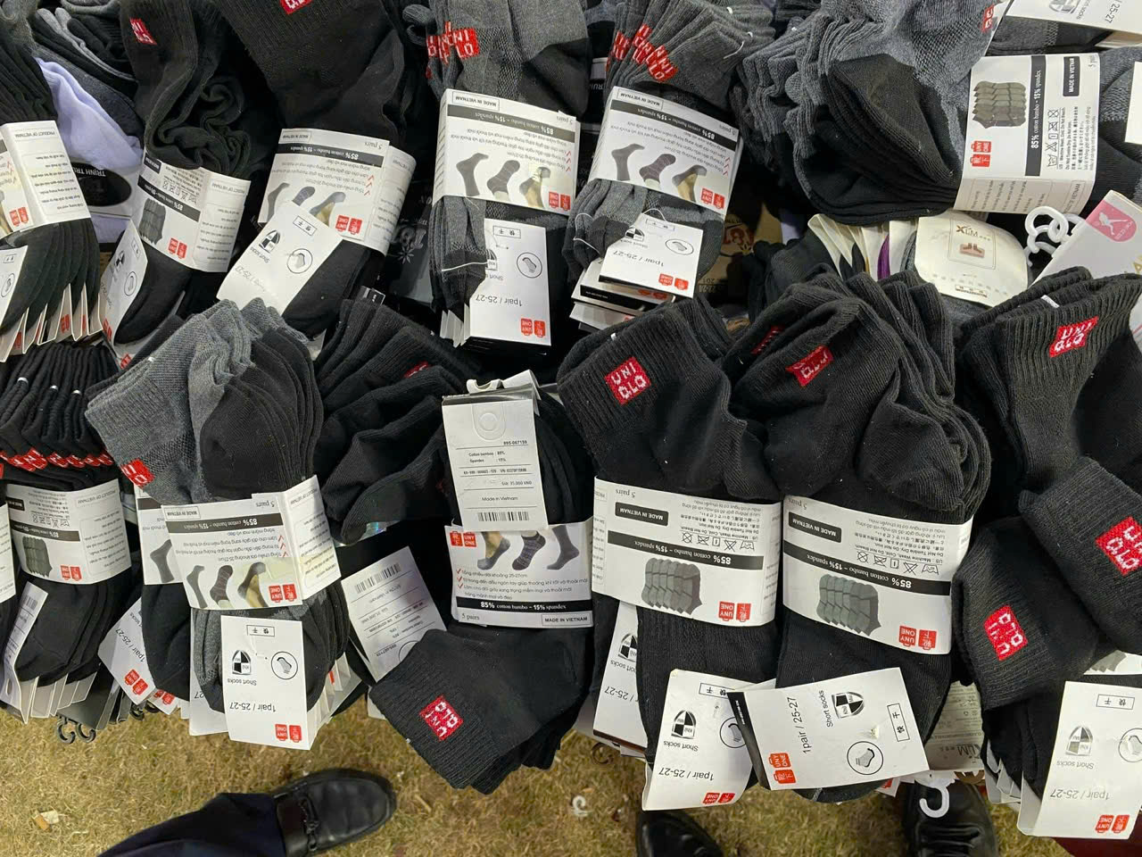 Lào Cai: Xử lý 4 vụ vi phạm sở hữu trí tuệ, tiêu hủy hàng loạt quần áo giả mạo thương hiệu lớn