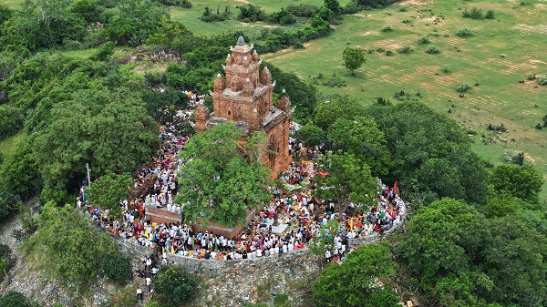 Lễ hội Ka T&ecirc; của đồng b&agrave;o Chăm B&agrave; La M&ocirc;n ph&iacute;a Nam tỉnh Kh&aacute;nh H&ograve;a