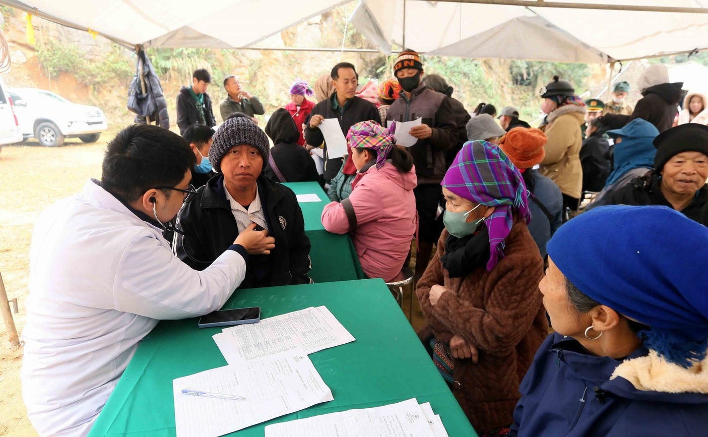 Biên phòng Sơn La đồng hành cùng bà con đón Tết ấm áp với 300 suất quà nghĩa tình