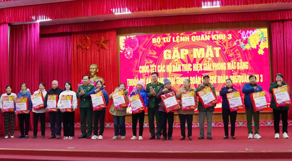 Bộ Tư lệnh Quân khu 3 thăm, chúc Tết và tri ân nhân dân tỉnh Quảng Ninh