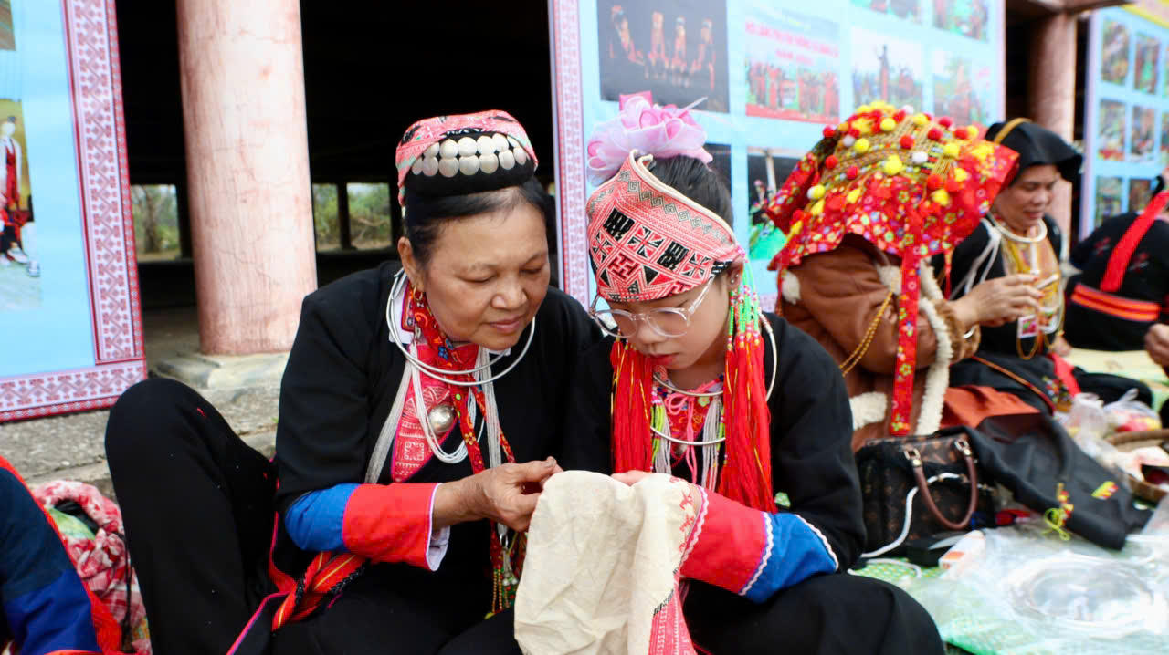 Quảng Ninh thúc đẩy làng nghề truyền thống thành sản phẩm du lịch