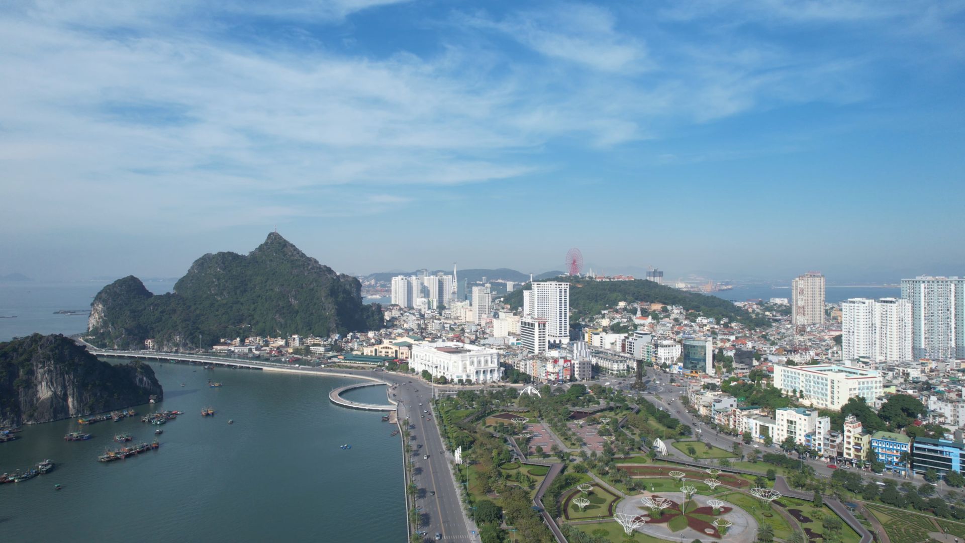 Quảng Ninh: Chuẩn hóa chất lượng dịch vụ, khẳng định vị thế thương hiệu du lịch đẳng cấp quốc tế