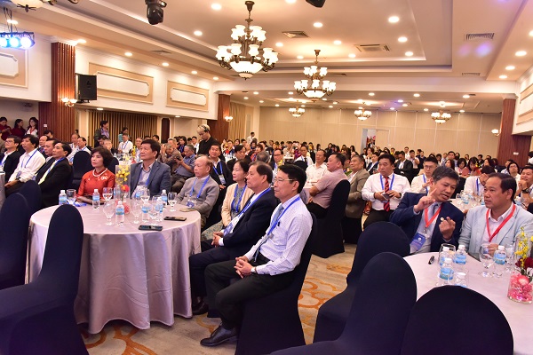 Quang cảnh buổi lễ, đại biểu đến dự