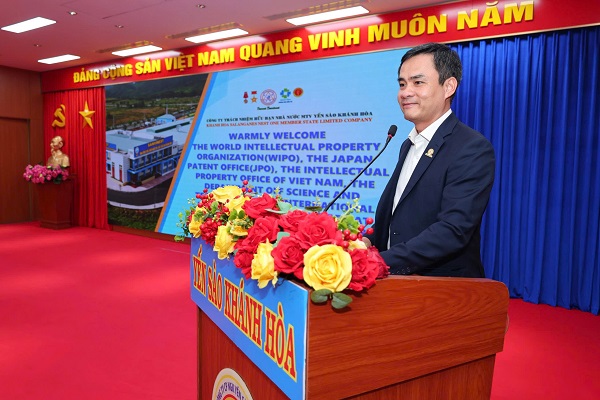 &Ocirc;ng Nguyễn Thanh Hải - Tổng Gi&aacute;m đốc C&ocirc;ng ty giới thiệu kh&aacute;i qu&aacute;t về chặng đường 35 năm x&acirc;y dựng v&agrave; ph&aacute;t triển Yến s&agrave;o Kh&aacute;nh H&ograve;a