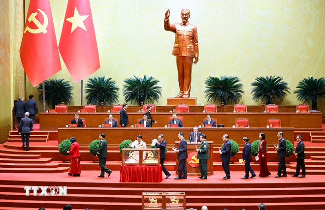C&aacute;c đồng ch&iacute; l&atilde;nh đạo Đảng v&agrave; Nh&agrave; nước bỏ phiếu bầu Ban Chấp h&agrave;nh Trung ương Đảng kh&oacute;a XIV. (Ảnh: TTXVN)